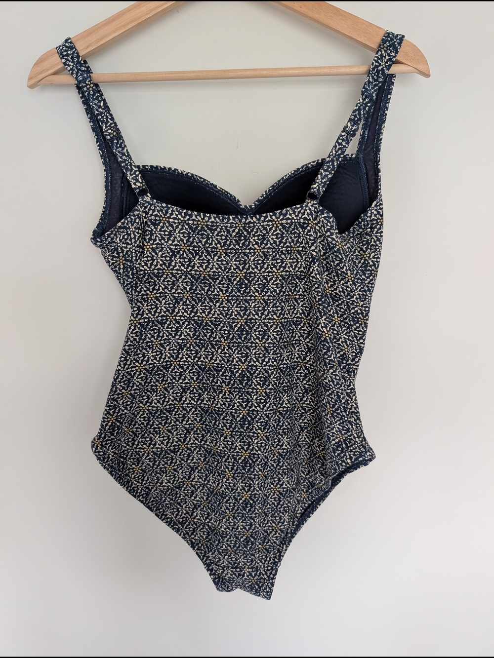 Bond Eye Australia Size 8 One Piece Swimsuit Navy Gold Patterned Ruched Stomach - Picture 3 of 9